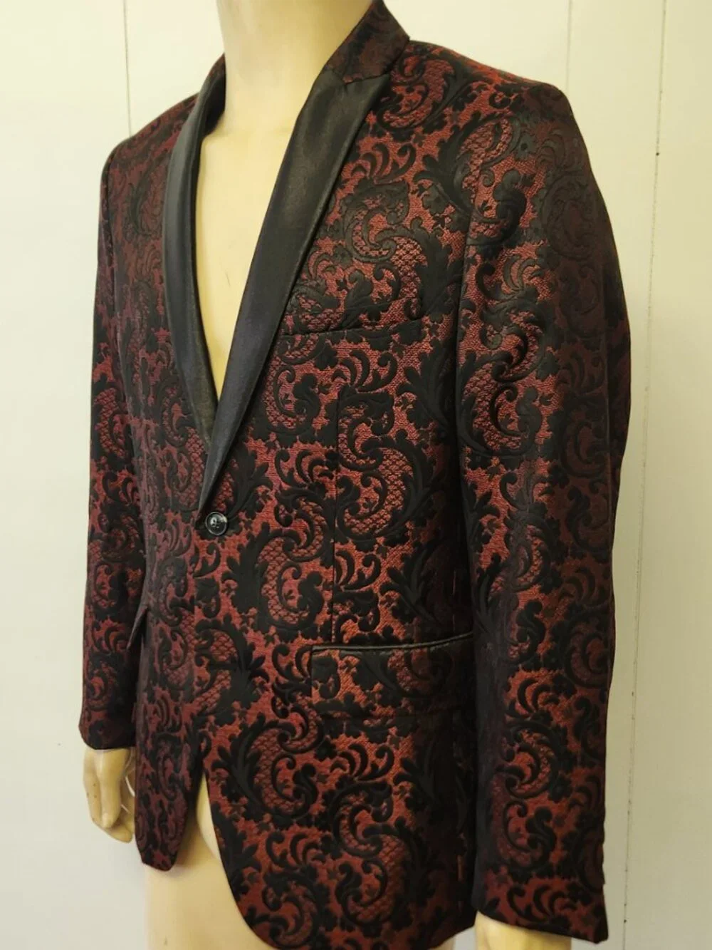 brocade dinner jacket M men's red black formal INC
